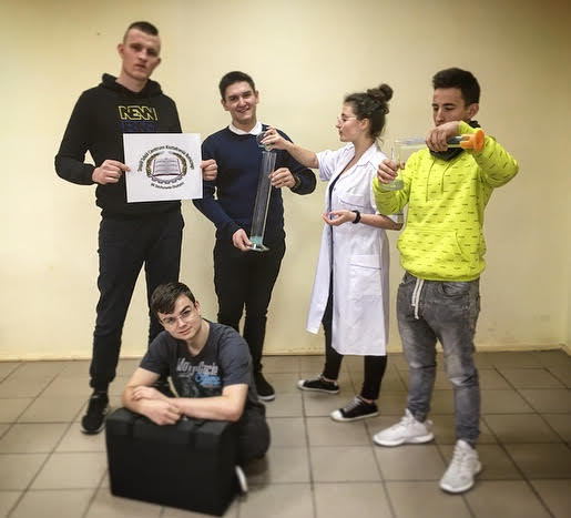 Holistycznie, czyli humanistyczno-fizycznie
