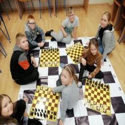 KRÓLEWSKI ŚWIAT SZACHÓW